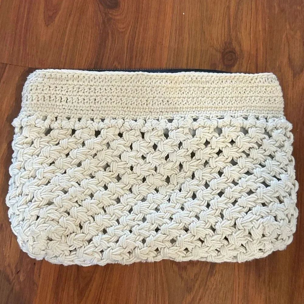 Elliot Mann New York natural color crochet knit clutch handbag